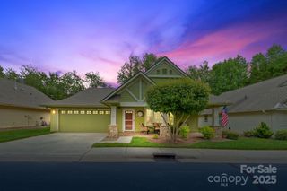 44 Gray Wolf Lane, Hendersonville, NC 28792