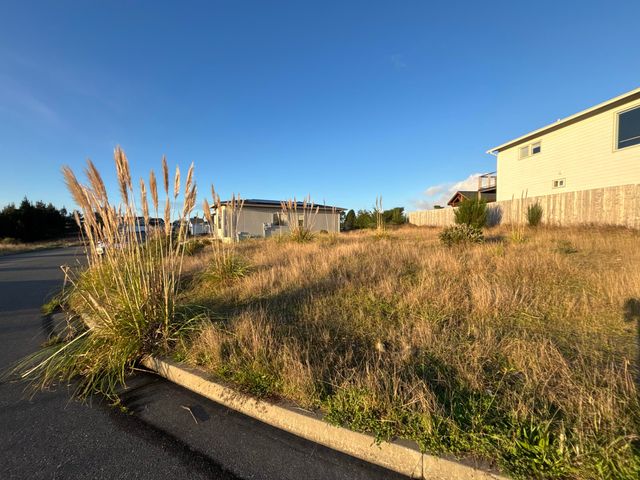 1163 Chelsea Way, Mckinleyville, CA 95519