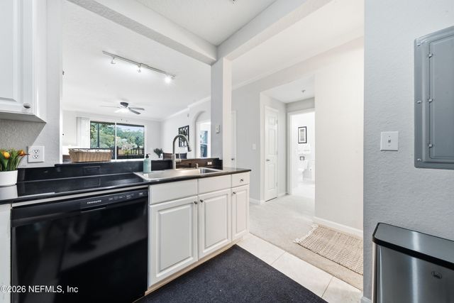 8539 GATE Parkway W 9107, Jacksonville, FL 32216