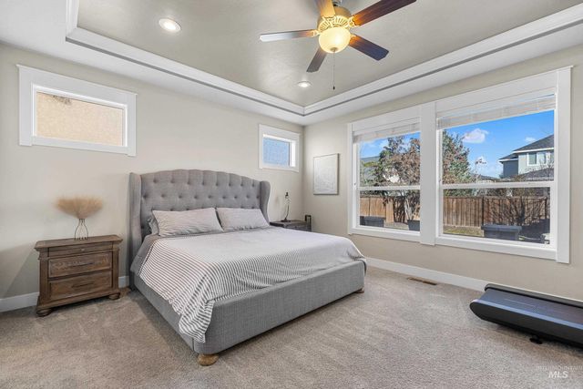 5952 N Bolsena Ave, Meridian, ID 83646