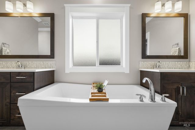 5952 N Bolsena Ave, Meridian, ID 83646