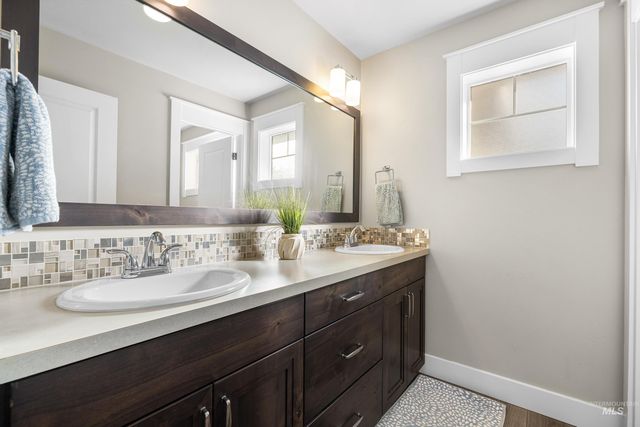 5952 N Bolsena Ave, Meridian, ID 83646