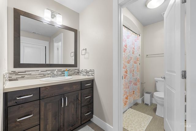 5952 N Bolsena Ave, Meridian, ID 83646