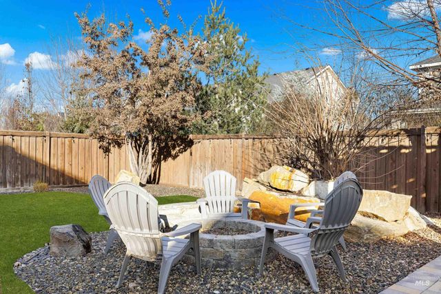 5952 N Bolsena Ave, Meridian, ID 83646