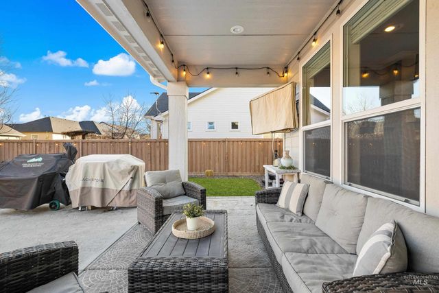 5952 N Bolsena Ave, Meridian, ID 83646