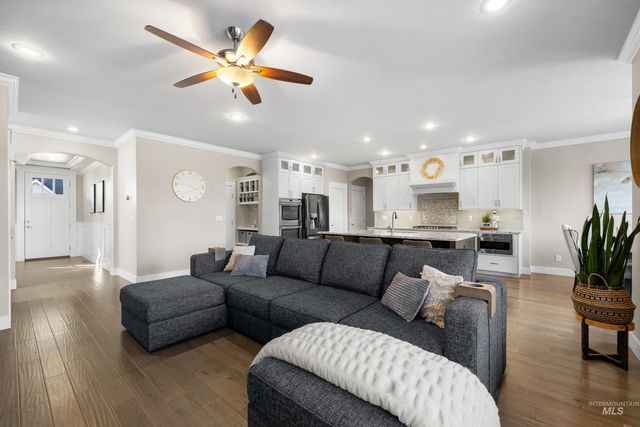 5952 N Bolsena Ave, Meridian, ID 83646