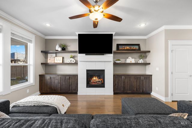 5952 N Bolsena Ave, Meridian, ID 83646