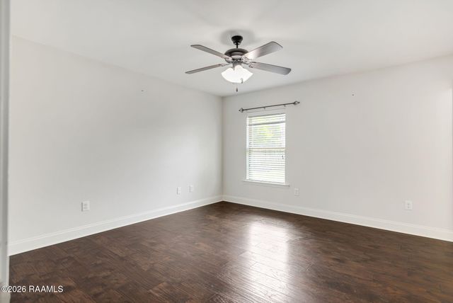 208 Hill Ridge Drive, Youngsville, LA 70592