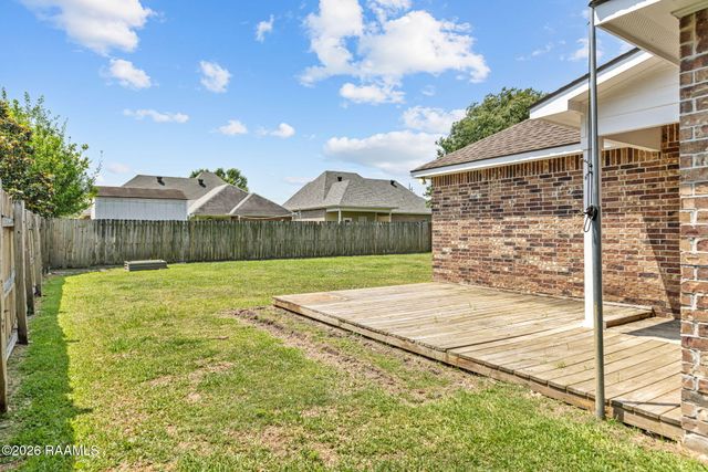 208 Hill Ridge Drive, Youngsville, LA 70592