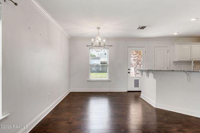 208 Hill Ridge Drive, Youngsville, LA 70592