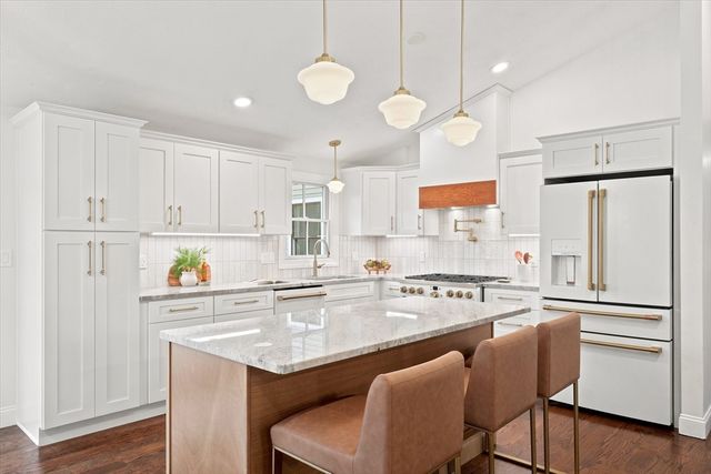 25 Lavalley Ln, Newburyport, MA 01950
