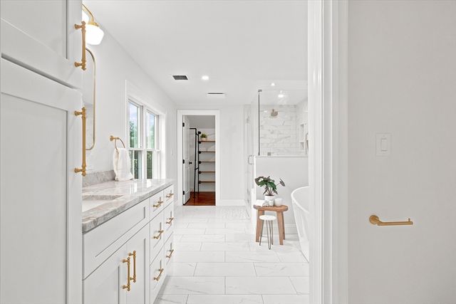 25 Lavalley Ln, Newburyport, MA 01950