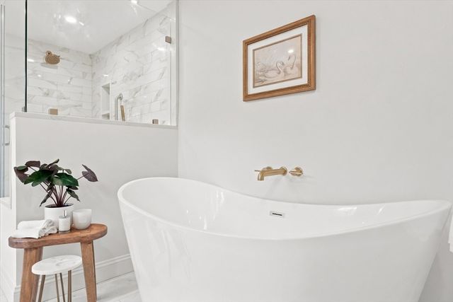 25 Lavalley Ln, Newburyport, MA 01950