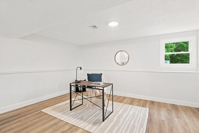 25 Lavalley Ln, Newburyport, MA 01950