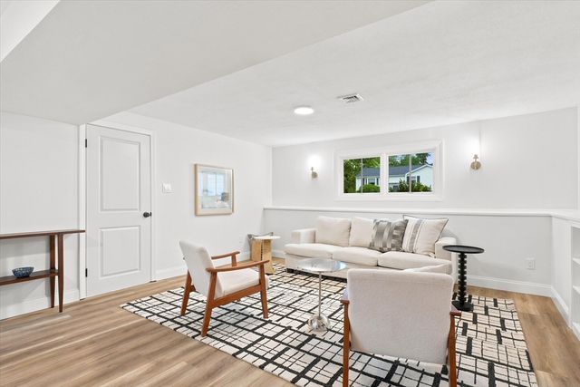 25 Lavalley Ln, Newburyport, MA 01950