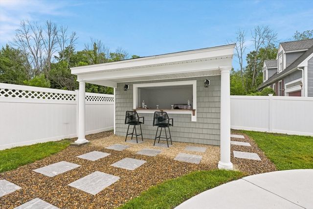 25 Lavalley Ln, Newburyport, MA 01950