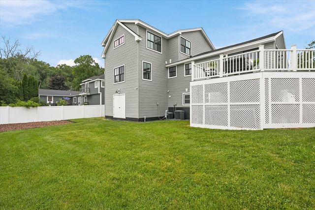 25 Lavalley Ln, Newburyport, MA 01950
