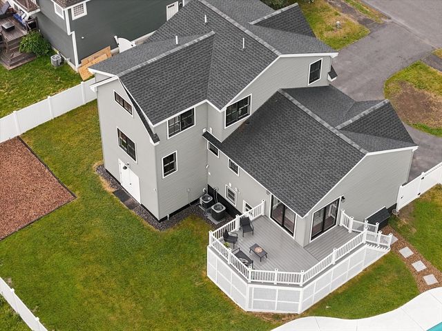 25 Lavalley Ln, Newburyport, MA 01950