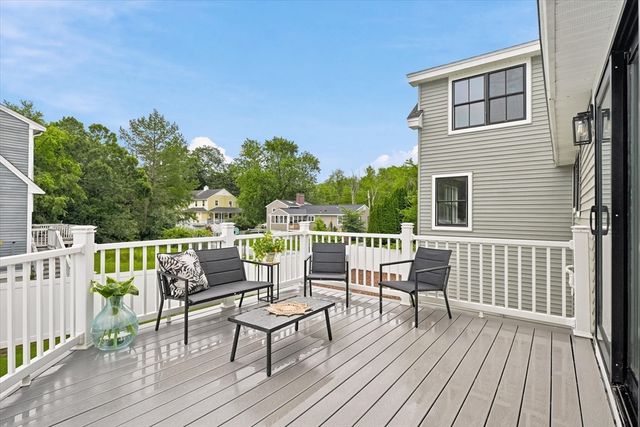 25 Lavalley Ln, Newburyport, MA 01950