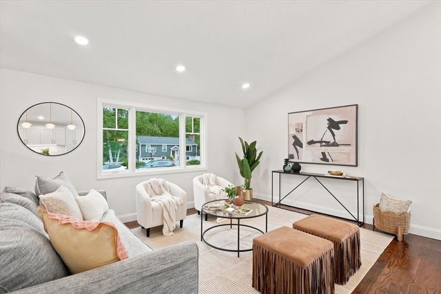 25 Lavalley Ln, Newburyport, MA 01950