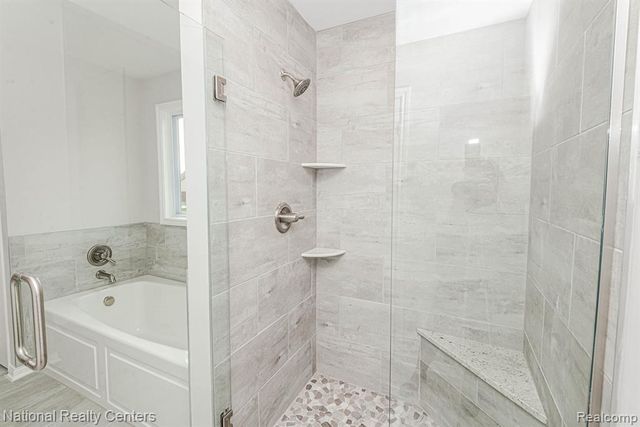 1028 Rochawies Drive, Oakland, MI 48363