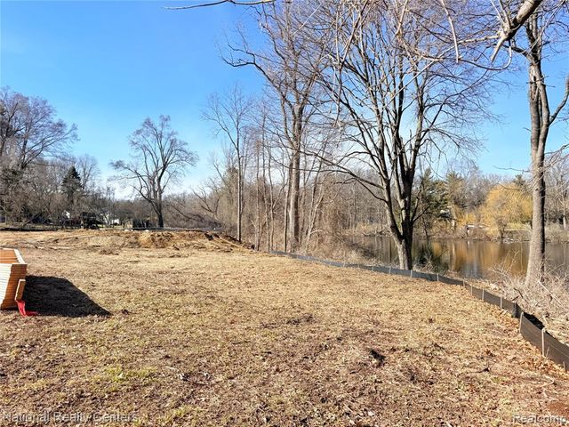 1028 Rochawies Drive, Oakland, MI 48363