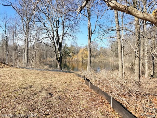 1028 Rochawies Drive, Oakland, MI 48363