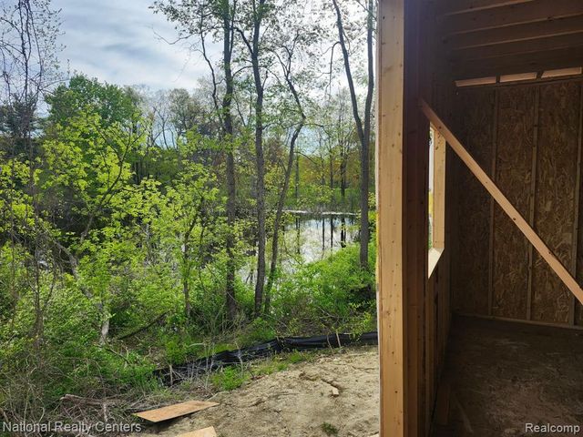 1028 Rochawies Drive, Oakland, MI 48363
