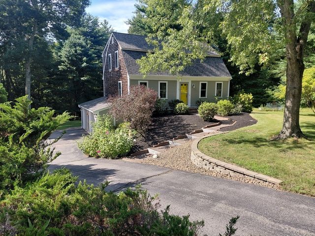 3 Kelly Drive, Middleboro, MA 02346