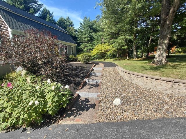 3 Kelly Drive, Middleboro, MA 02346