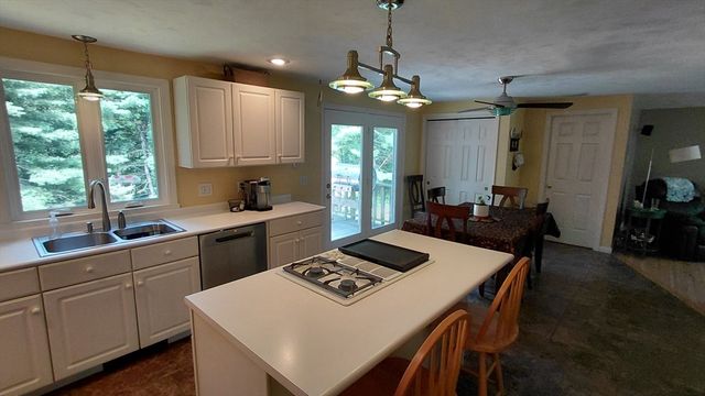 3 Kelly Drive, Middleboro, MA 02346