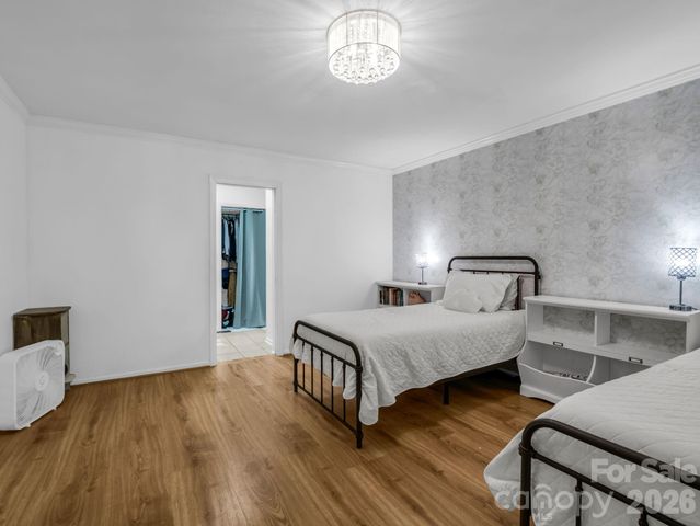 54 Broadway Avenue, Tryon, NC 28782