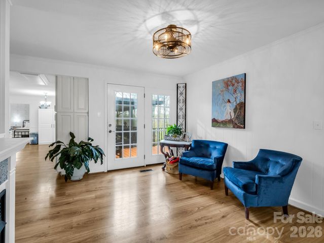 54 Broadway Avenue, Tryon, NC 28782