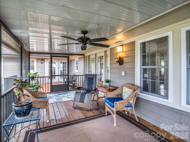 54 Broadway Avenue, Tryon, NC 28782