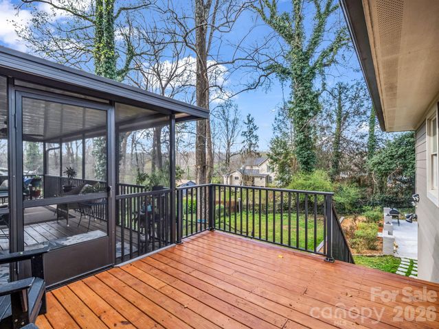 54 Broadway Avenue, Tryon, NC 28782