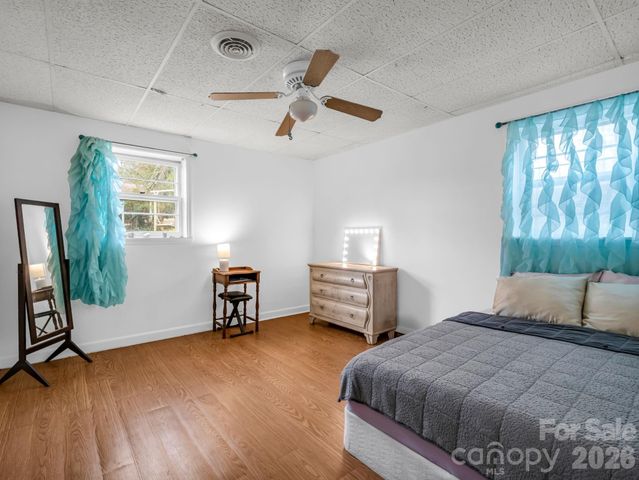 54 Broadway Avenue, Tryon, NC 28782