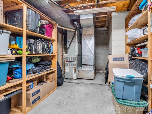 54 Broadway Avenue, Tryon, NC 28782