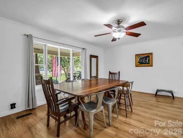 54 Broadway Avenue, Tryon, NC 28782