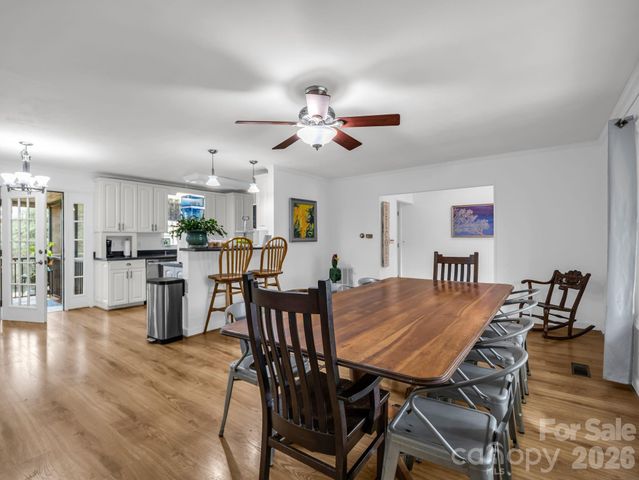 54 Broadway Avenue, Tryon, NC 28782