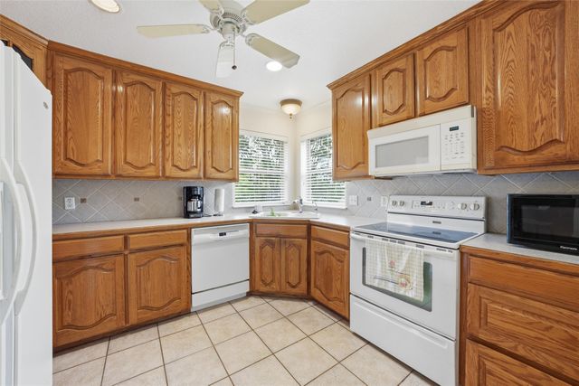 1681 W Tate Avenue, Robinson, TX 76706