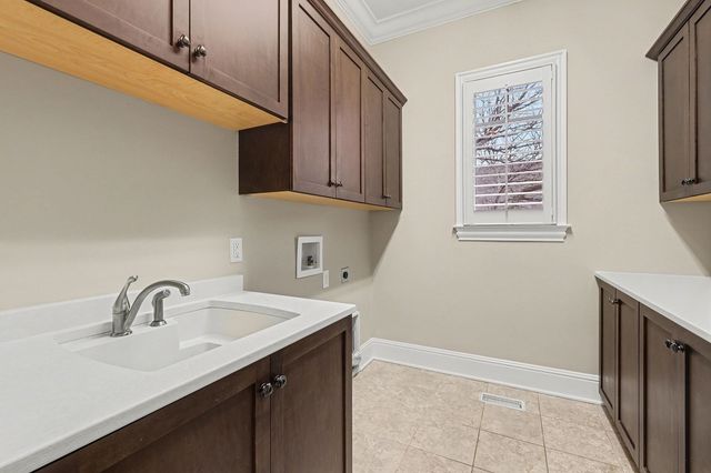 1233 Potter Ln, Gallatin, TN 37066