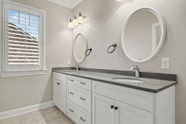 1233 Potter Ln, Gallatin, TN 37066