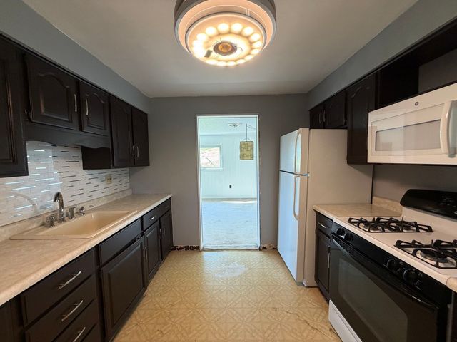 1902 Loretta DRIVE, Penn Hills, PA 15235