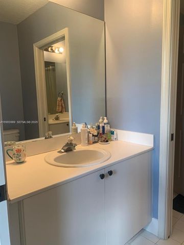 390 City View Dr 390, Fort Lauderdale, FL 33311