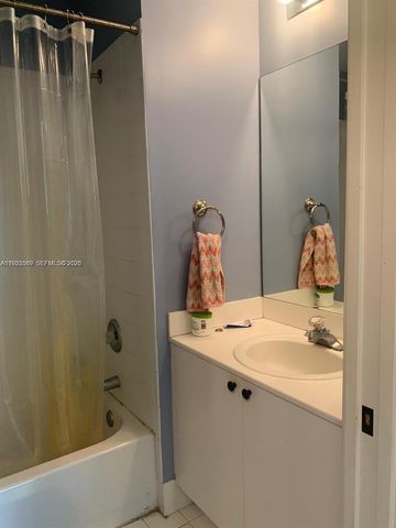 390 City View Dr 390, Fort Lauderdale, FL 33311