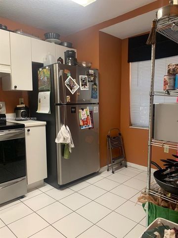 390 City View Dr 390, Fort Lauderdale, FL 33311