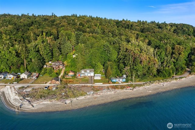 27830 Manzanita Beach Road SW, Vashon, WA 98070