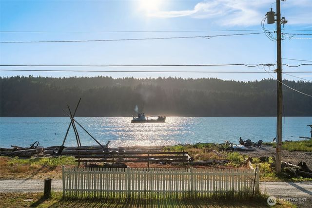 27830 Manzanita Beach Road SW, Vashon, WA 98070
