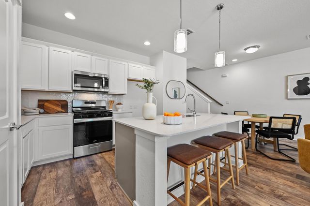 521 Burlington DR B, Buda, TX 78610