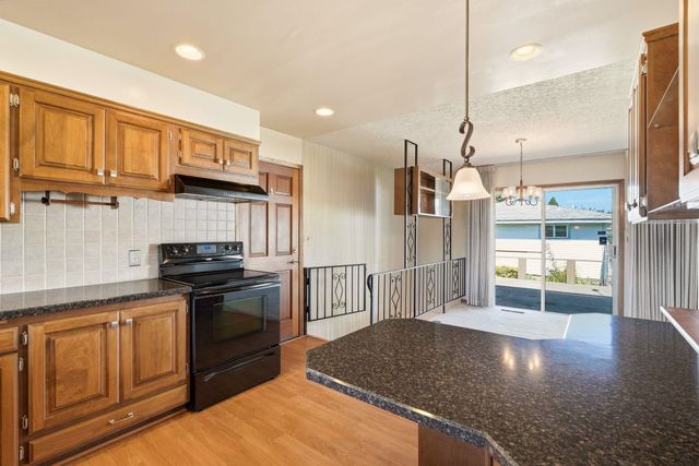 6414 N Fleming St, Spokane, WA 99208